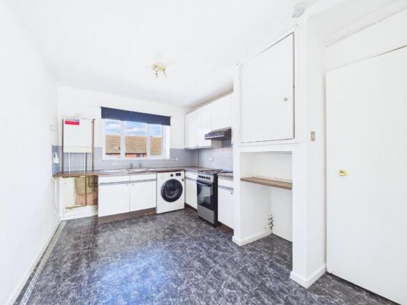Franklyns, Teviot Avenue, Aveley, Essex, RM15 photo 4