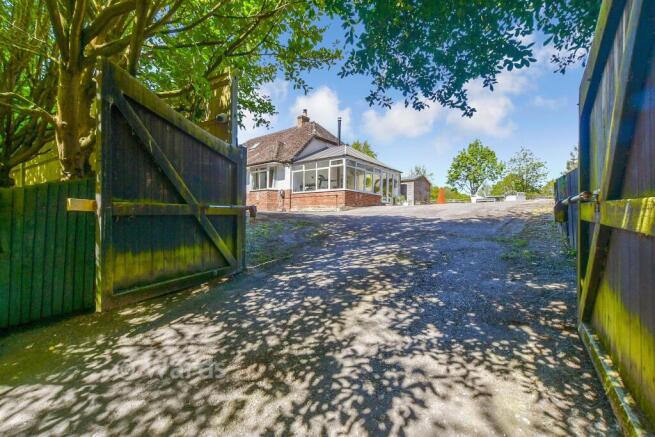 Driveway/Parking