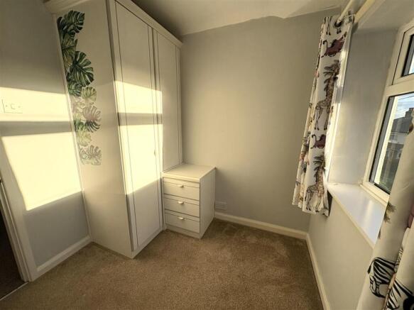 3 bed Semi-Detached to rent Image 11
