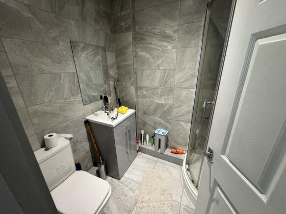 1 bed Apartment to rent Image 4
