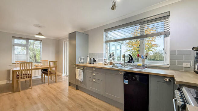 Kitchen/dining ro...