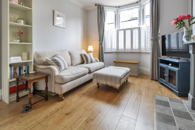 Living room 2.jpg