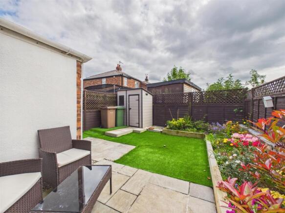 2 bed Semi-Detached for sale Image 11
