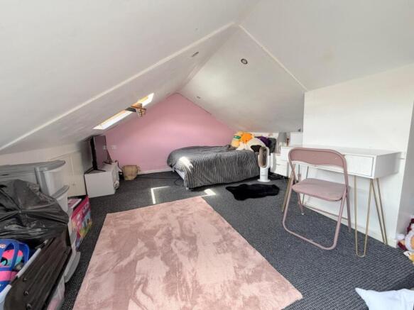 3 bed Terraced for sale Image 9