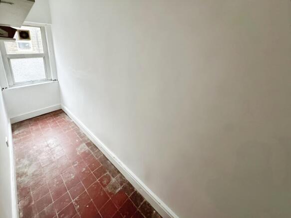 1 bed Terraced to rent Image 7