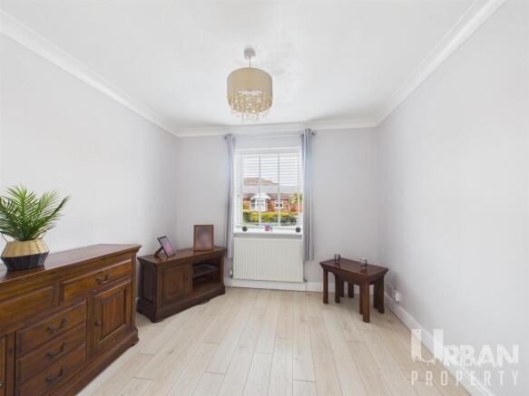 4 bed Semi-Detached for sale Image 6
