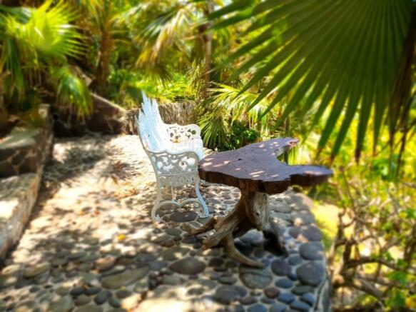 Relaxing Spot Above The Pool