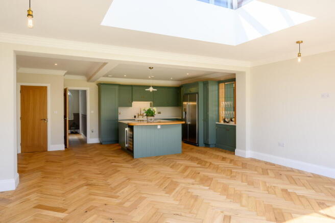 4 bed Semi-Detached for sale Image 11