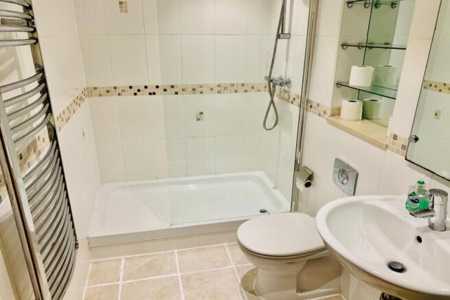 1 bed Apartment to rent Image 7