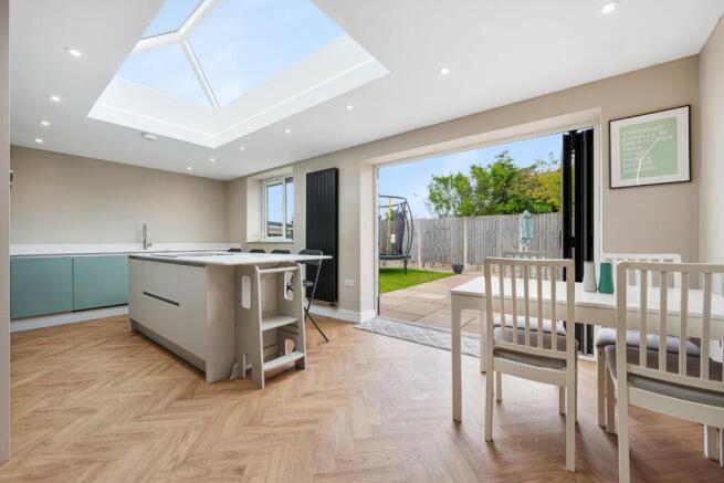 20 Ambleside Drive HDR-16.jpg