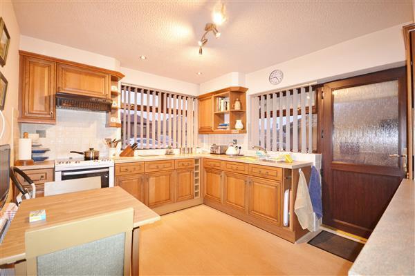 KITCHEN: