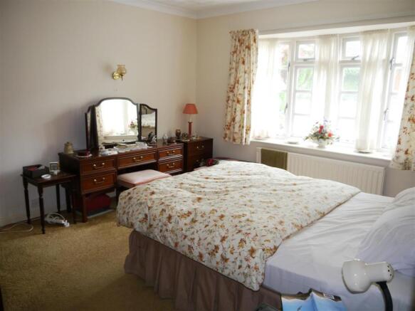 perran bedroom 1.JPG