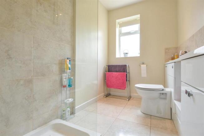 Shower Room.jpg