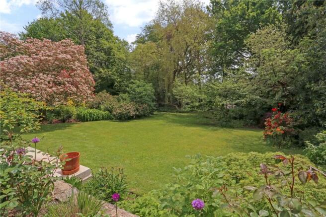 Longdown Road, Lower Bourne, GU10 photo 4