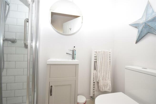 En suite Shower