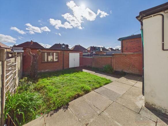 Rowsley Avenue, Evington, Leicester photo 4