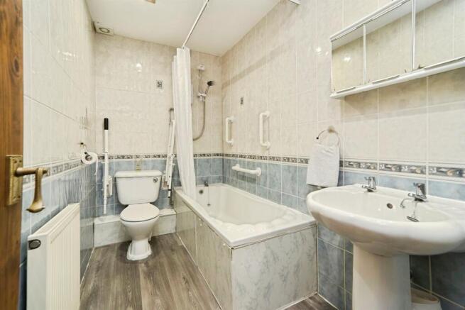 3 bed Terraced for sale Image 12