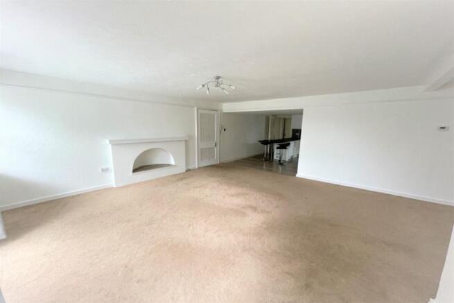 Open Plan Living Room / Kitchen