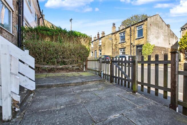 3 bed Terraced for sale Image 9