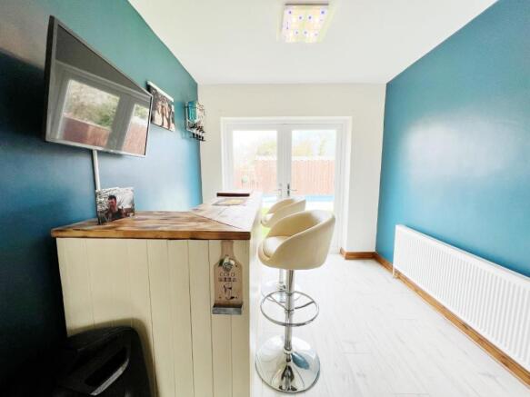 Dining Area pic 1.jpg