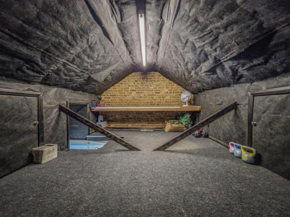 Loft Space (perfect office/gym space)