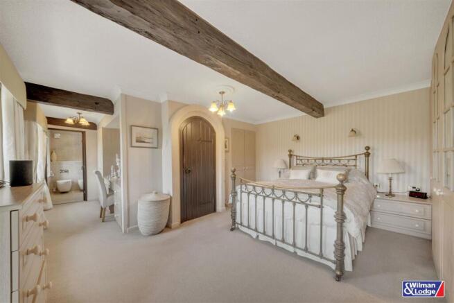 5 bed Semi-Detached for sale Image 4