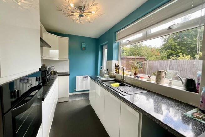 2 bed Bungalow for sale Image 7