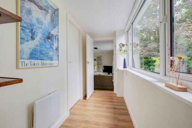 5 WILLOW CLOSE-8