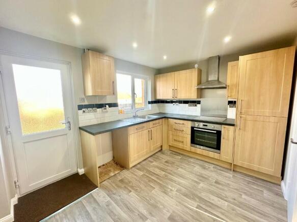 2 bed Town House to rent Image 4