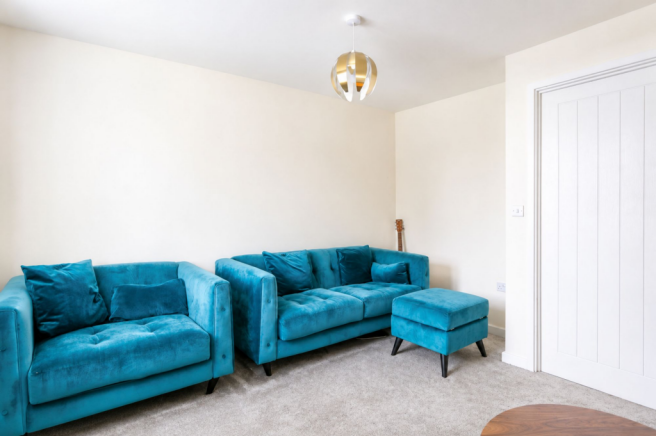 2 bed Terraced to rent Image 4