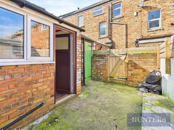 2 bed House to rent Image 10