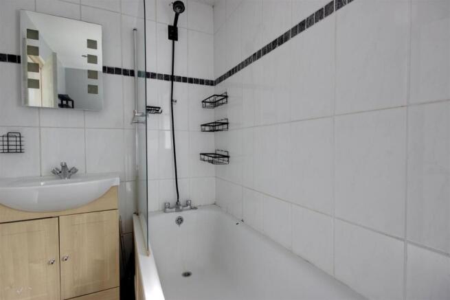 3 bed Semi-Detached for sale Image 11