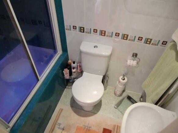 Master Ensuite