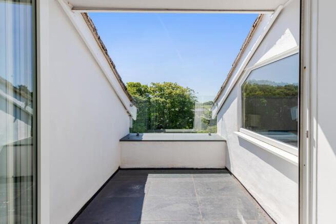 A25 - Flat 3 Stoke House Stoke Fleming - 250515