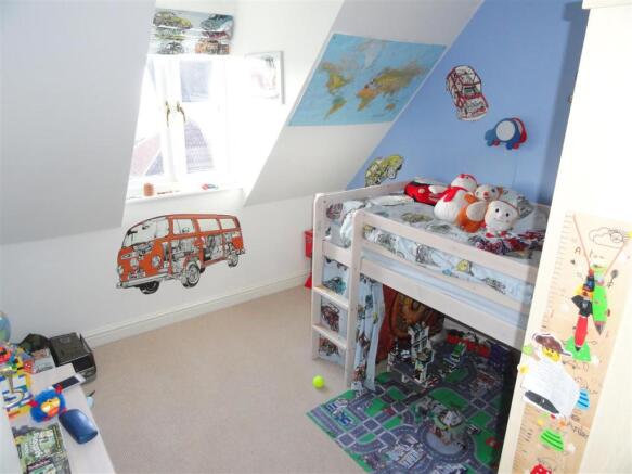 BEDROOM 4