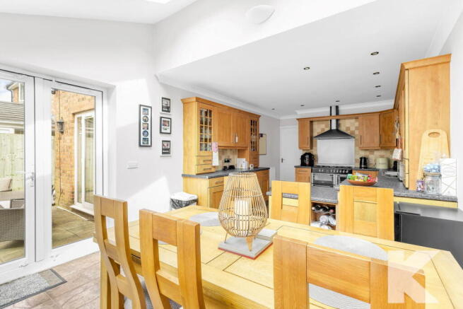 4 bed Detached for sale Image 5