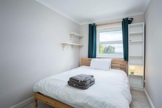 4 bed Town House for sale Image 12