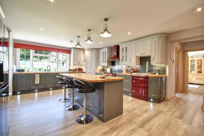 Kitchen / dining room