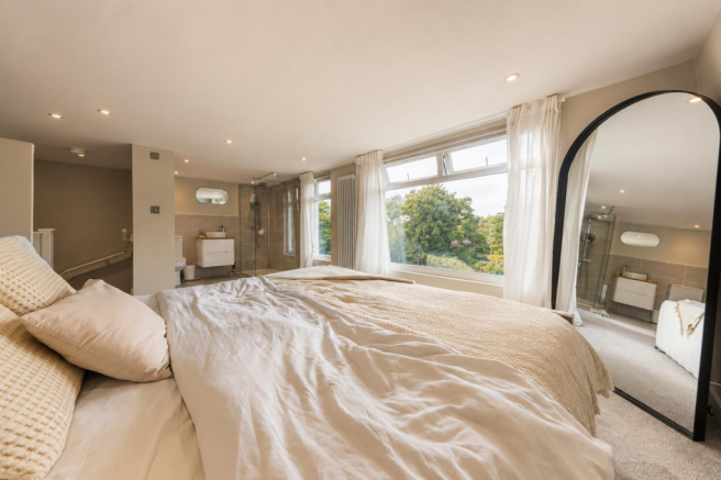 3 bed Semi-Detached for sale Image 4