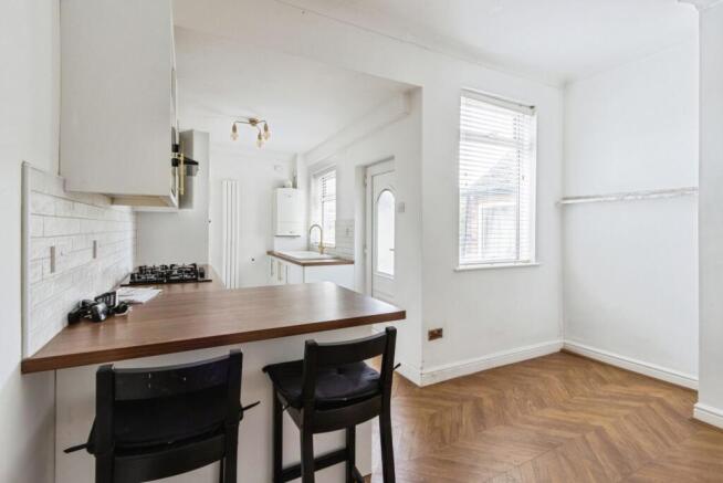 3 bed Terraced for sale Image 7