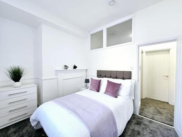 5 bed Block of Apartments for sale Image 5