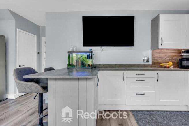 3 bed Semi-Detached for sale Image 4