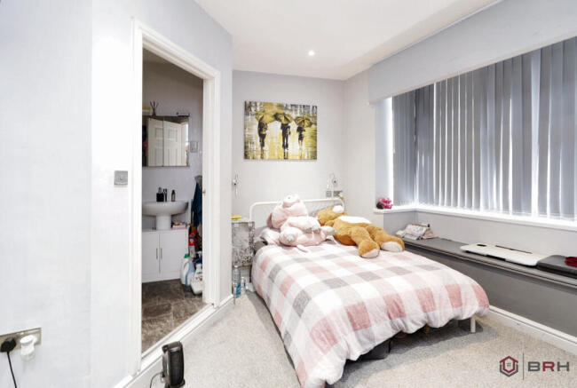 6 bed House of Multiple Occupation for sale Image 5