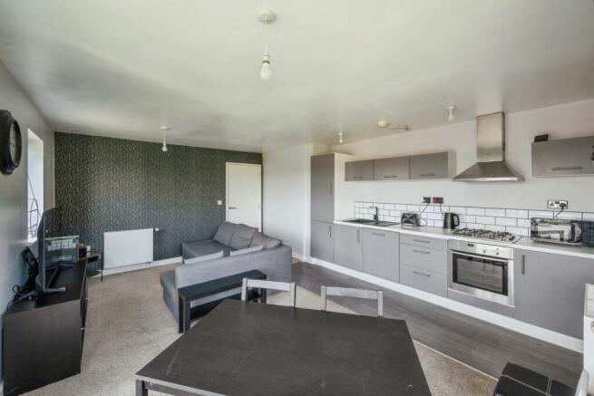 2 bed Flat for sale Image 7