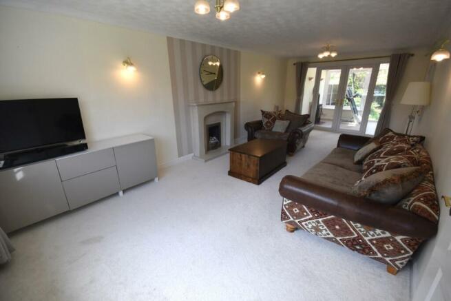 FAMILY LOUNGE