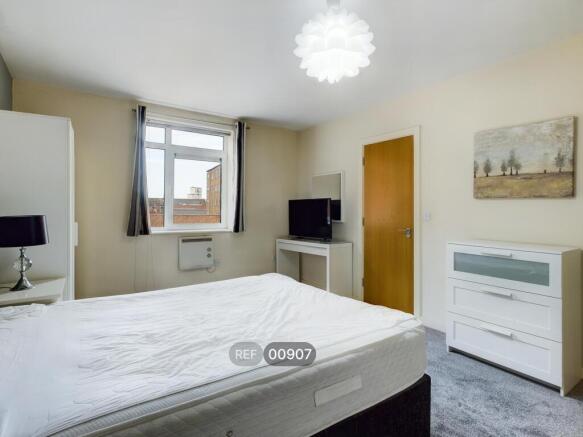 2 bed Apartment to rent Image 8