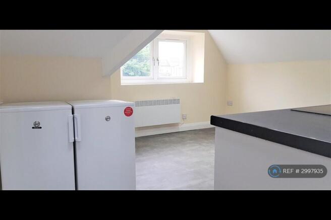 1 bed Flat to rent Image 4