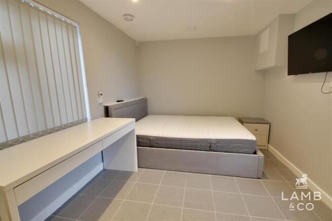 Annex/5th Bedroom
