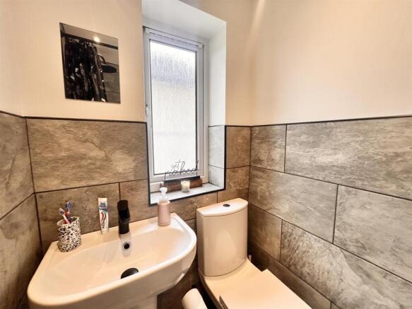 3 bed Semi-Detached for sale Image 12