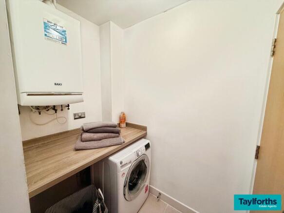 3 bed Semi-Detached for sale Image 7